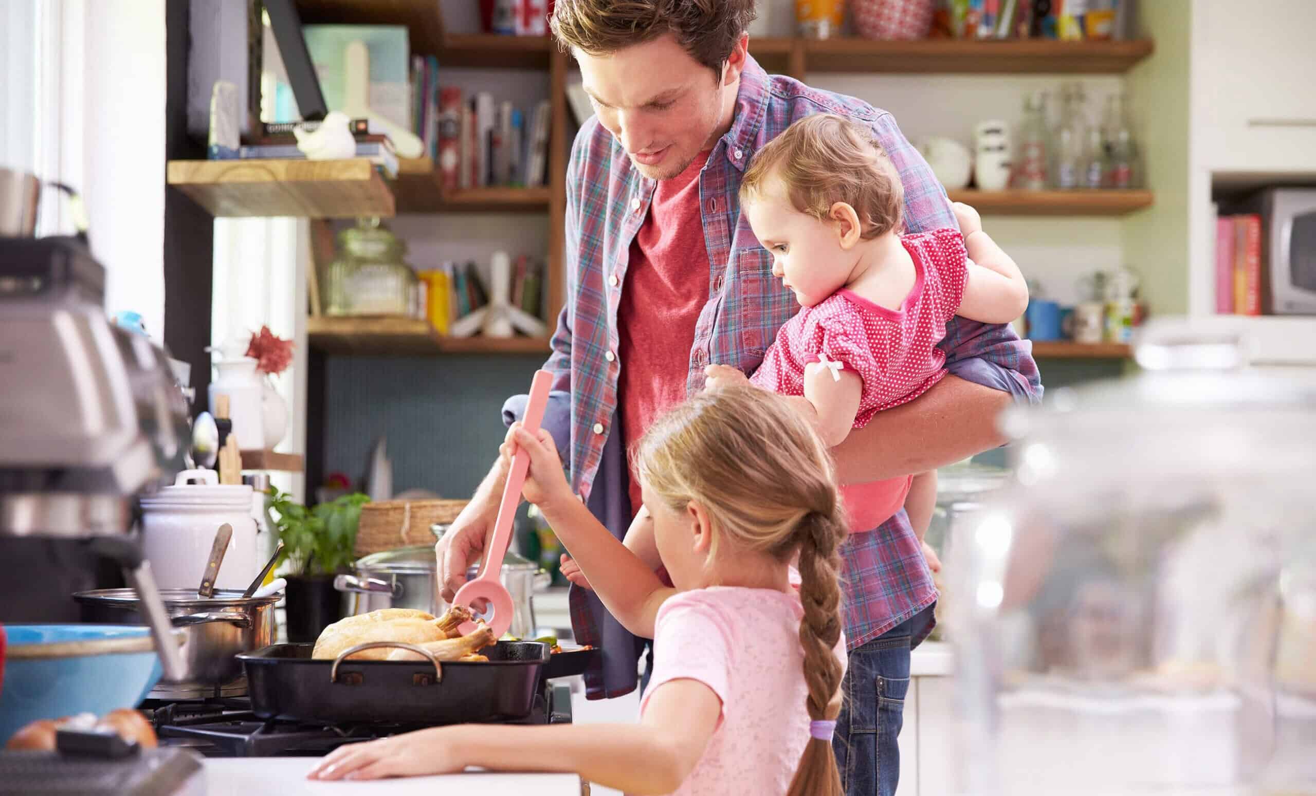 dad-cooking-with-kids-desktop-cropped