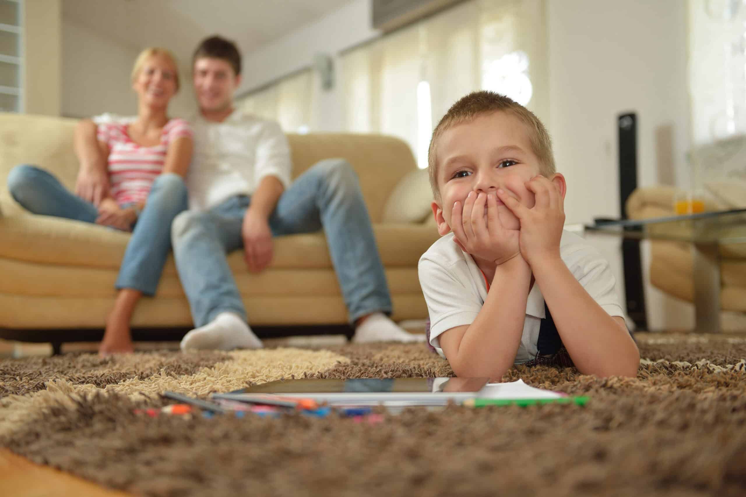 little-boy-family-desktop